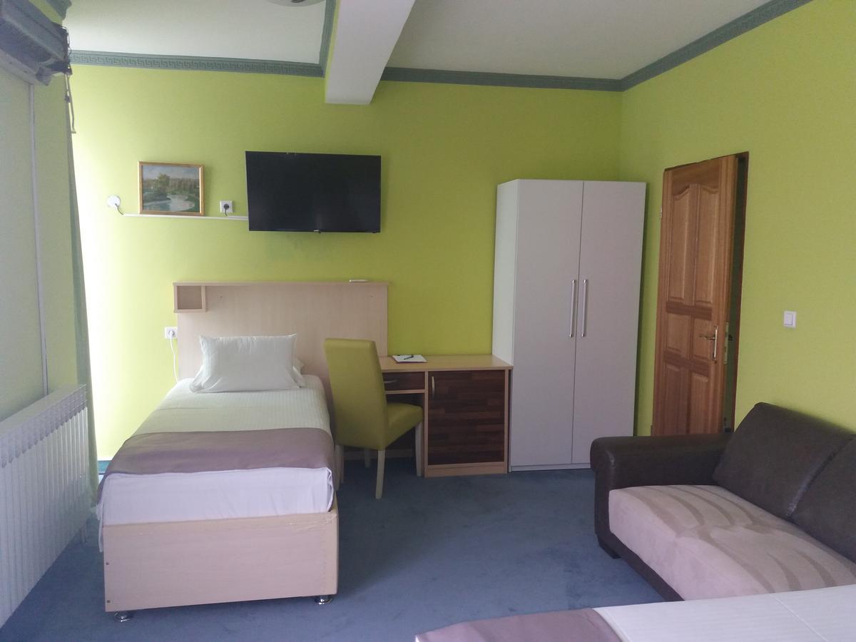 Hotel & Restaurant Great Wall - Airport Saraievo Exterior foto